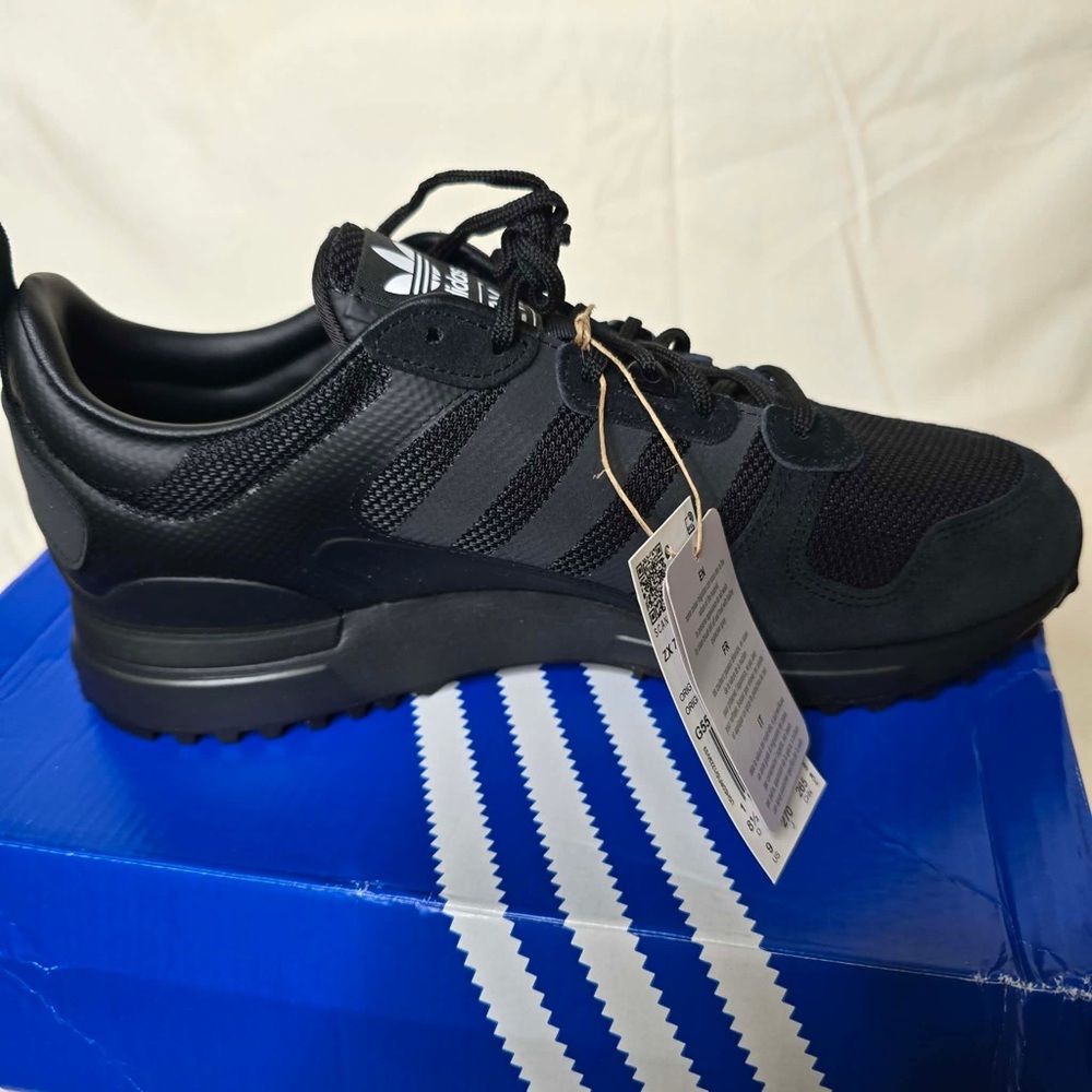 Adidas Men's Black and Gray Sneakers